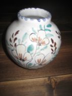 Pen vase, litt krakelering. 30-40 tallet.