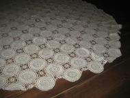 Eldre hekla duk fra en del år tilbake i tid ca 125 cm i diameter Meget pen