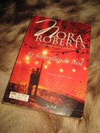 ROBERTS NORA: ET FORTRYLLENDE STED 2012