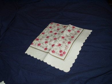 Serviett med blomstermotiv fra eldre samling