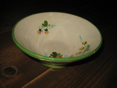 Eldre keramikk skål, ca 17 cm i diameter. 50 tallet. 