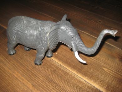Plastleike elefant