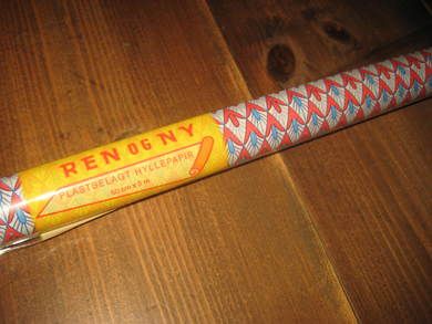 Ubrukt rull hyllepapir eller bokomslag fra 80-90 tallet 50 cm *5 meter plastbelagt dette er rull nr H 3