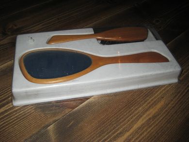 Sett med børste og speil i originalemballasje 70 tallet