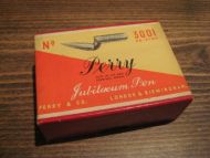 Uåpna eske med ubrukt innhold Perry Jubilæum Pen fra gamle dager Fra Perry & Co London & Birmingham