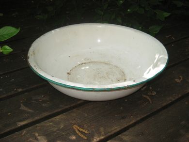 Gammelt emaljert vaskefat- grønn kant- ca 32 cm i diamter