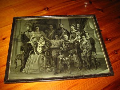 Gammelt bilde av konger dronninger prinser og prinsesser!!