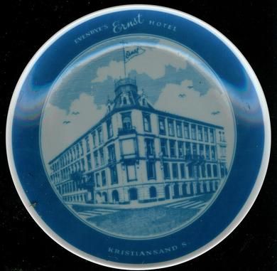 Pyntefat med reklame for EVENBYES Ernst HOTEL KRISTIANSAND