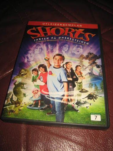 SHORTS. JAKTEN PÅ ØNSKESTEINEN. 86 MIN, 7 ÅR 2009.