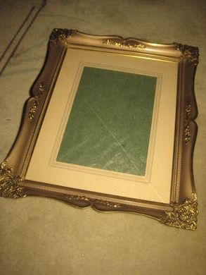 Ramme med sprekt glass, ca 23*29 cm stort. Dette er bilde nr 40.