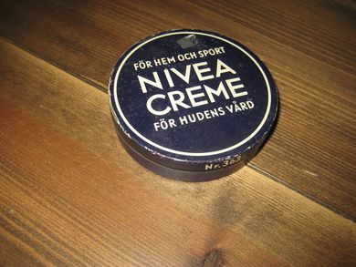 Boks uten innhold NIVEA CREME Nr 363 9 cm i diameter