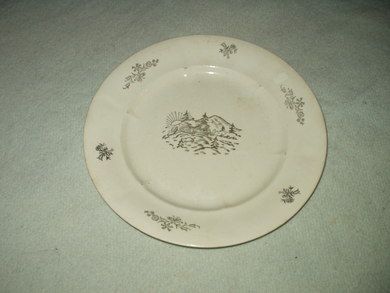 Pen og gammel flat middagstallerken fra Rørstrand
