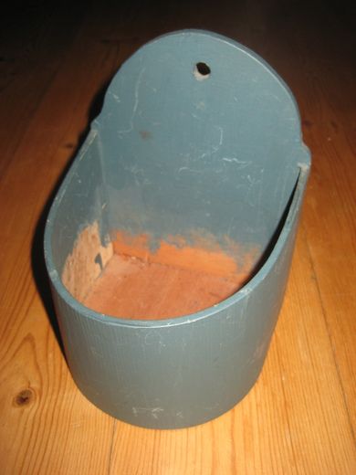 Til oppheng på vegg Ca 19 cm høg