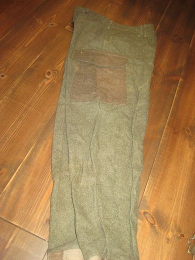 Vademelsbukse datering 1940 fra militært overskuddslager Merka: 96 Ca 99 cm høg