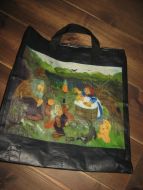 Solid plastnett med motiv av troll 2005