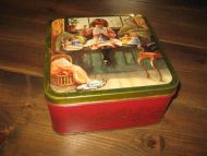 Pen kjeksboks i blikk fra 50-60 tallet ca 19 ' 19 cm stor 10 cm høg