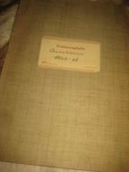 Bok med innlima utklipp fra aviser, egne anmeldelser av Eilif Armand. 1966-68.