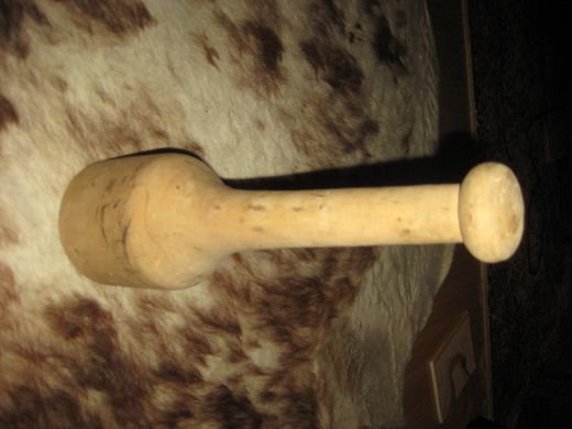 Gammelt kjøkkenstapper i tre ca 33 cm høg Tidleg 1900