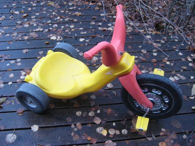 Gammel sykkel i hardplast, 70 tallet.