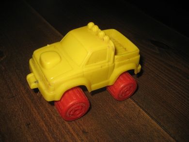 Liten bil, ca 9 cm lang.