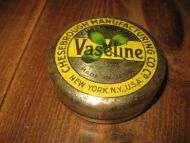 Vaselinboks uten innhold dette er nr 3