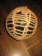 Stor kavlkule fra 40 tallet brukt ved garenfiske i gamle dager grønn ca 14 cm i diameter