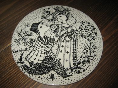 Bjørn Wiinblad rund brikke 2013 juni