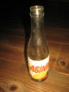 ASINA flaske fra Mineralvannfabrikken BJØRGVIN, Bergen, 60 tallet. Liten størrelse. 19 cm høg. 