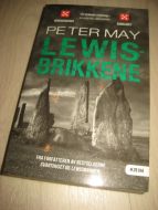 MAY PETER: LEWIS BRIKKENE 2008