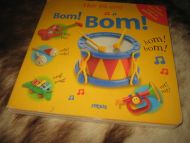 HØR PÅ OSS. BOM! BOM! 2010.