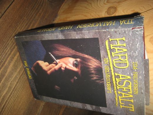 HALVORSEN: SVART ASFALT. 1982.