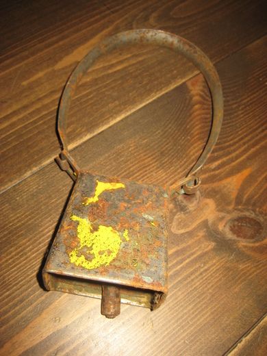 Gammel bjelle med metallkrans god lyd fra 30-40 tallet