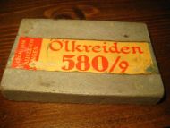 Eske med brukt innhold ØLKREIDEN 580/9 (Fargestifter) tyske 40 tallet