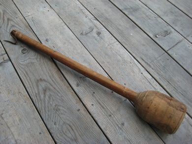 Gammel balansevekt allt i tre 1800 tallet