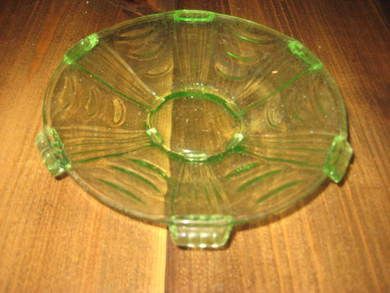 Pent fat med lys grønn farge, ca 17 cm i diameter, gammelt.