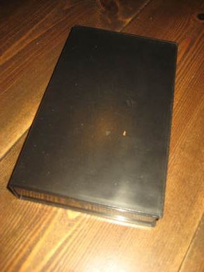 OCTOPUSSY 126 MIN 1983