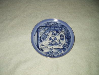 1982 Juleplatte med nissen på låven fra Aase Berglie