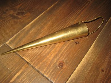 Messing trakt ca 22 cm høg