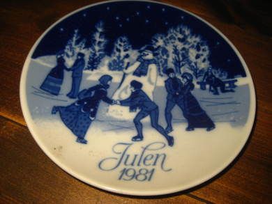 1981 Porsgrunn juleplatte Ca 17 5 cm i diameter meget pen