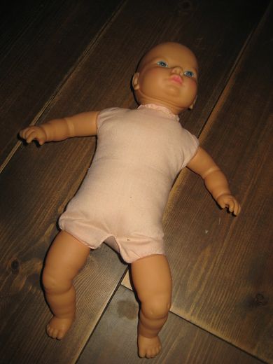 Gummidokke, ca 33 cm høg.
