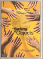 GLENN CLOSE: THE SAFETY OF OBJECTS 2001 11 års aldersgrense 1 t 55min