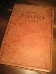 BUGGE. LÆREBOK I RADIO.1937