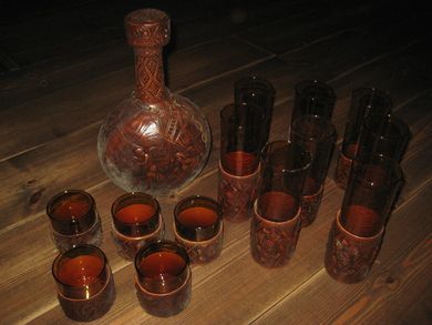 Spansk karaffel og glass skinnetui meget pent