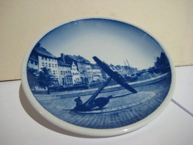 Minneplatte fra Royal Copenhagen MINDESMÆRKET NYHAVN