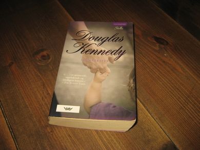 Kennedy Douglas: SCENESKIFTE 2008
