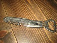 Flaskeåpner med DUBONNET reklame