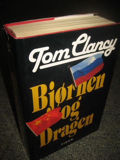 Clancy, Tom: Bjørnen og Dragen. 2001.