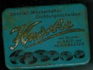 Blikkeske med lokk,  fra 40 tallet, KNORRE aus Gummi fur KALT- UND heisswasser