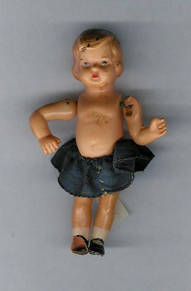 Liten dokke i hardplast fra Tyskland 