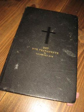 DET NYE TESTAMENTET OG SALMENES BOK. 1935.